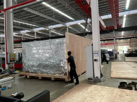 Cargo packaging operation