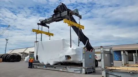Crane handling heavy cargo
